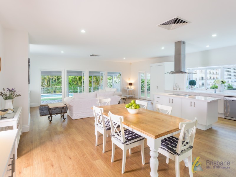 15 Jacaranda Avenue, Kenmore Hills QLD 4069