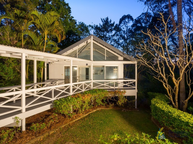 15 Jacaranda Avenue, Kenmore Hills QLD 4069