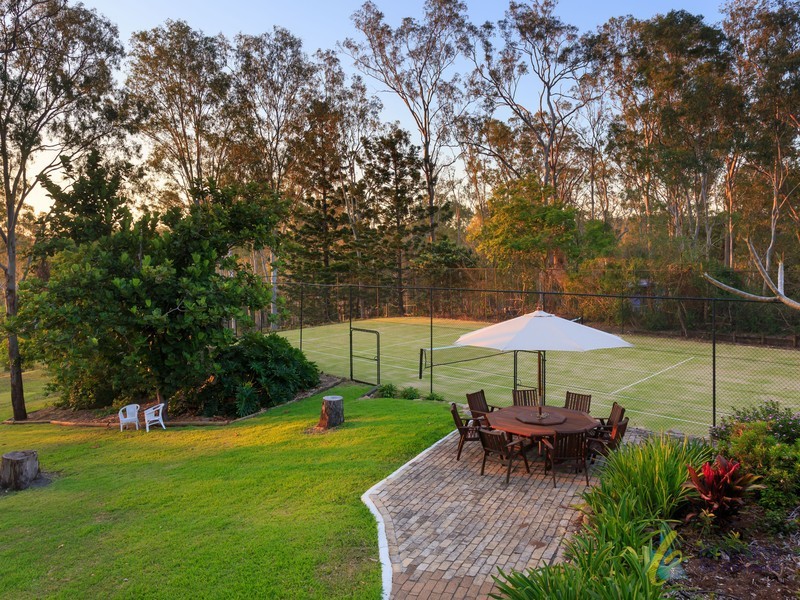 15 Jacaranda Avenue, Kenmore Hills QLD 4069