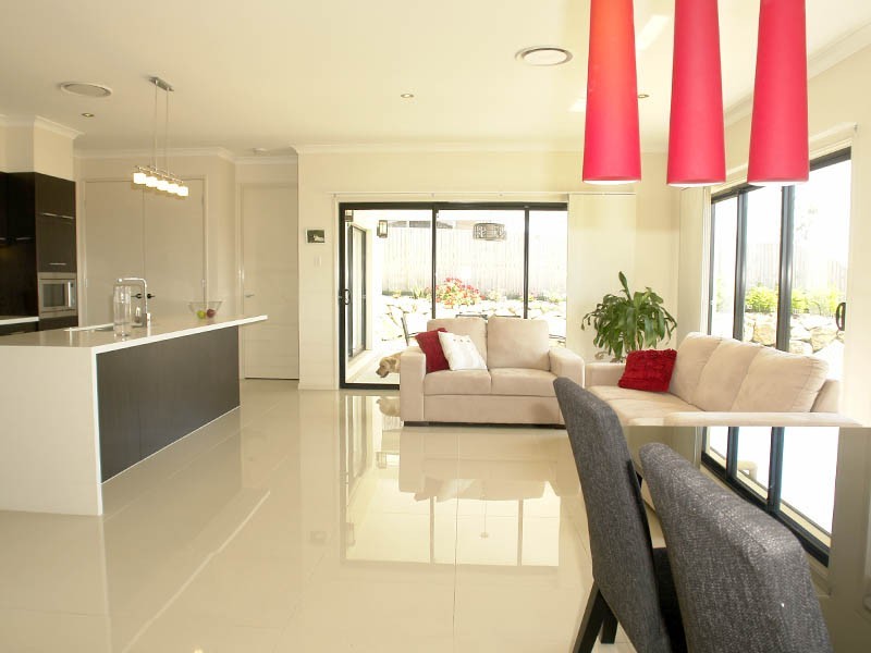 17 Stanbury Drive, Goodna QLD 4300