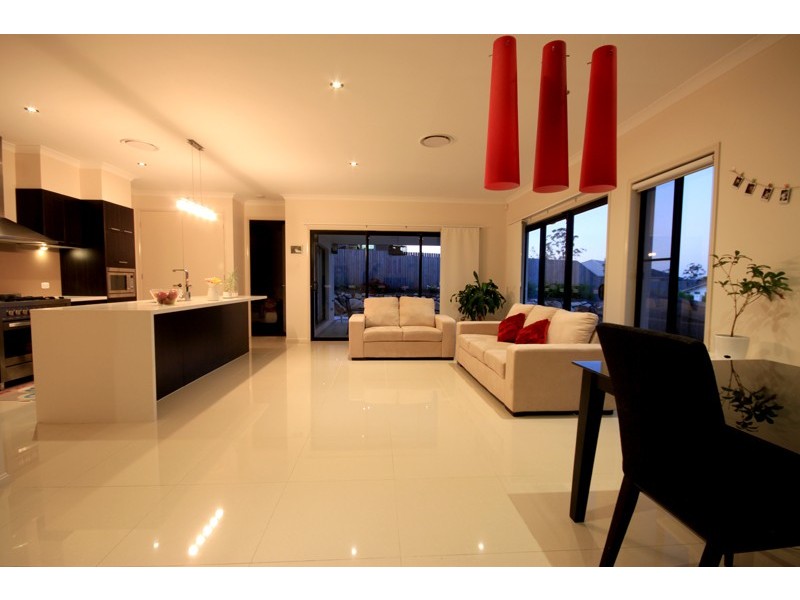 17 Stanbury Drive, Goodna QLD 4300