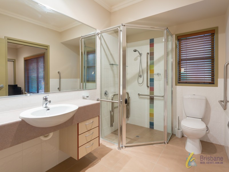 2 -119 Sugarwood, Bellbowrie QLD 4070