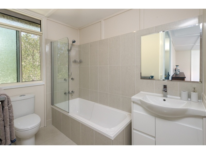 157 College Rd, Karana Downs QLD 4306