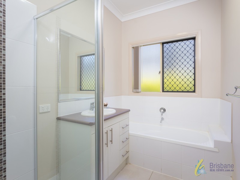 7 Pinnacle Cl, Springfield Lakes QLD 4300