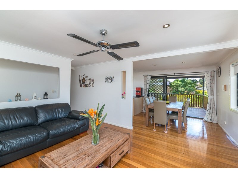 78 Brownie St, Jamboree Heights QLD 4074