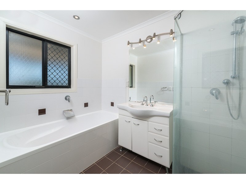 78 Brownie St, Jamboree Heights QLD 4074