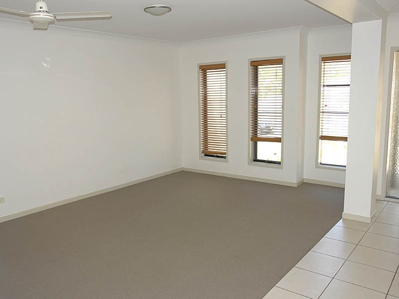 7 Native Olive Place, Mount Crosby QLD 4306