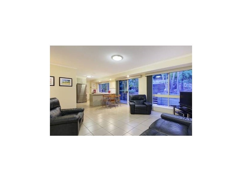 11 Martens Place, Brookfield QLD 4069