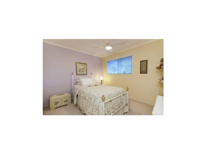 11 Martens Place, Brookfield QLD 4069