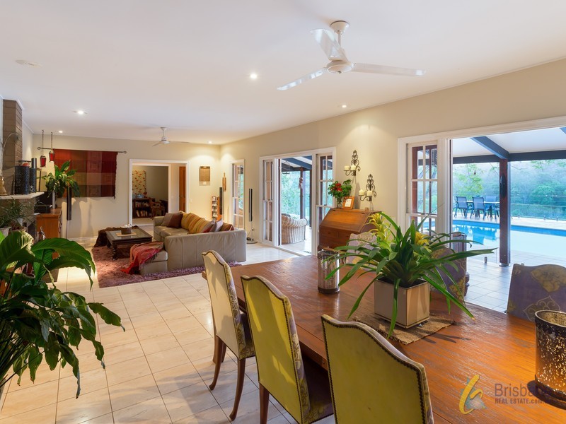 196 Greentrees Avenue, Kenmore Hills QLD 4069