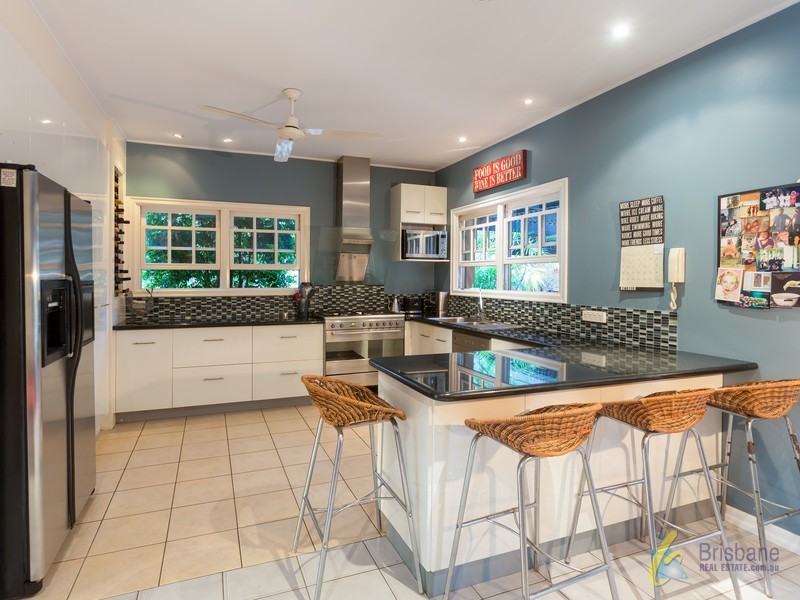 196 Greentrees Avenue, Kenmore Hills QLD 4069