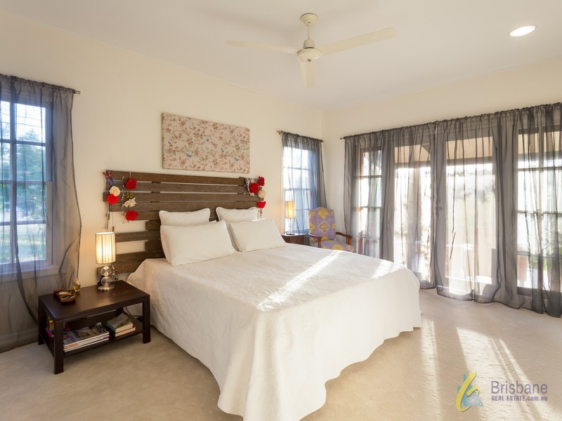 196 Greentrees Avenue, Kenmore Hills QLD 4069