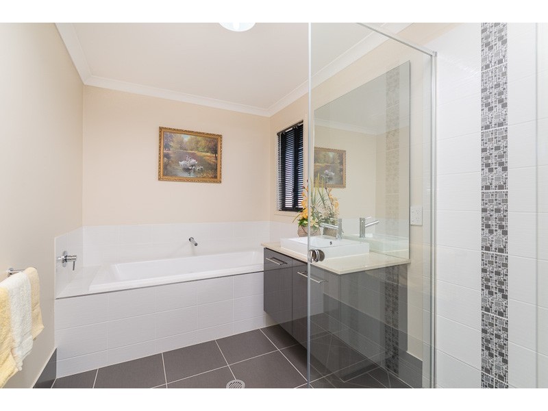 59 Waterhousia Place, Moggill QLD 4070