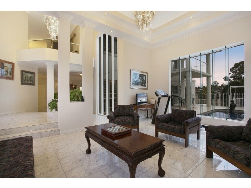 32 NEWELL PL, Westlake QLD 4074