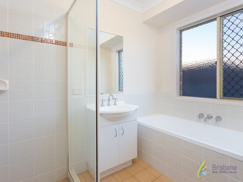 10 Turrbal Street, Bellbowrie QLD 4070