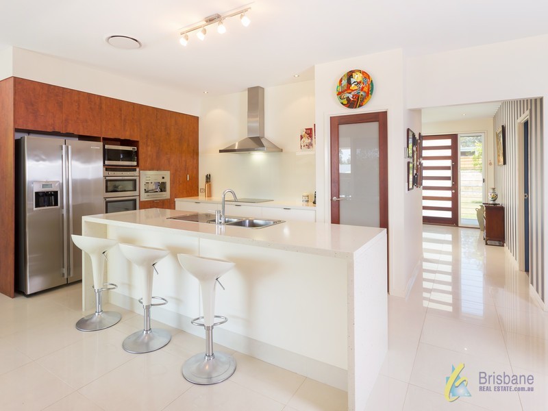 16 Barrygroves Court, Fig Tree Pocket QLD 4069