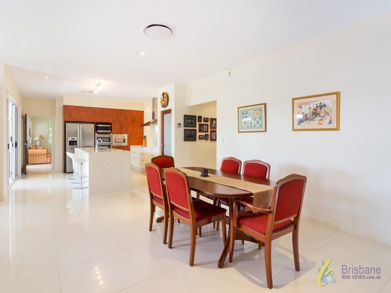 16 Barrygroves Court, Fig Tree Pocket QLD 4069