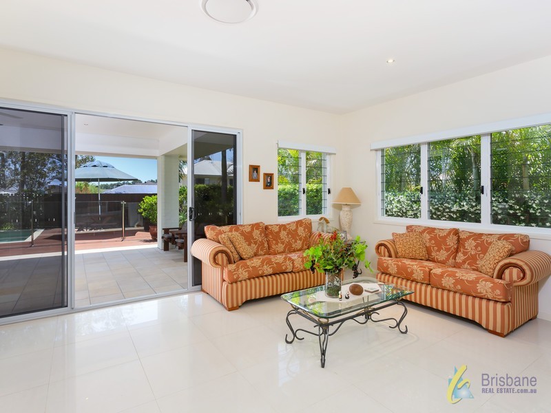 16 Barrygroves Court, Fig Tree Pocket QLD 4069