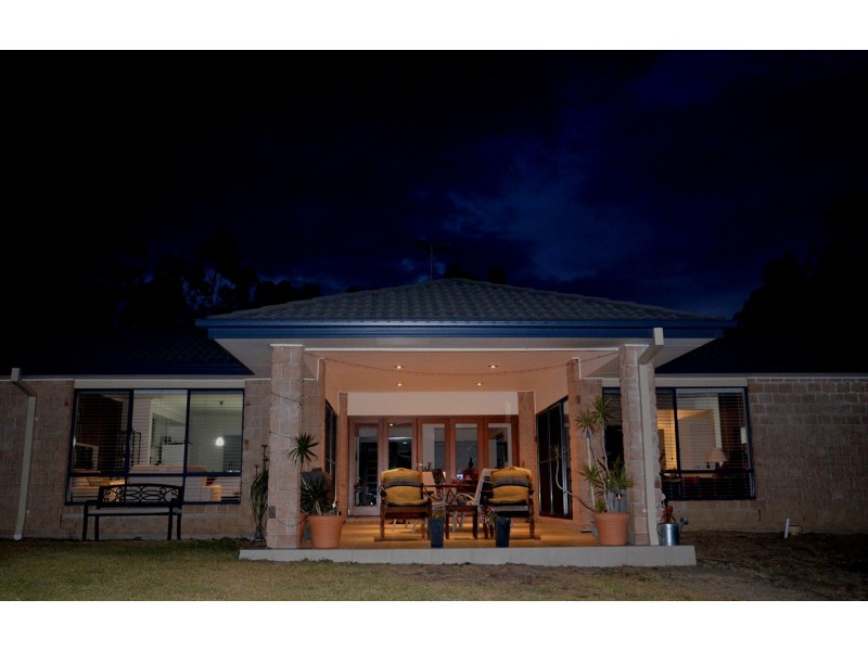 15 Jack Kerr Court, Mount Crosby QLD 4306