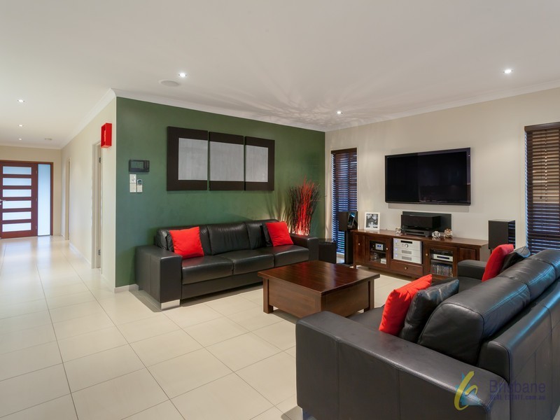 4 Redwood Street, Moggill QLD 4070