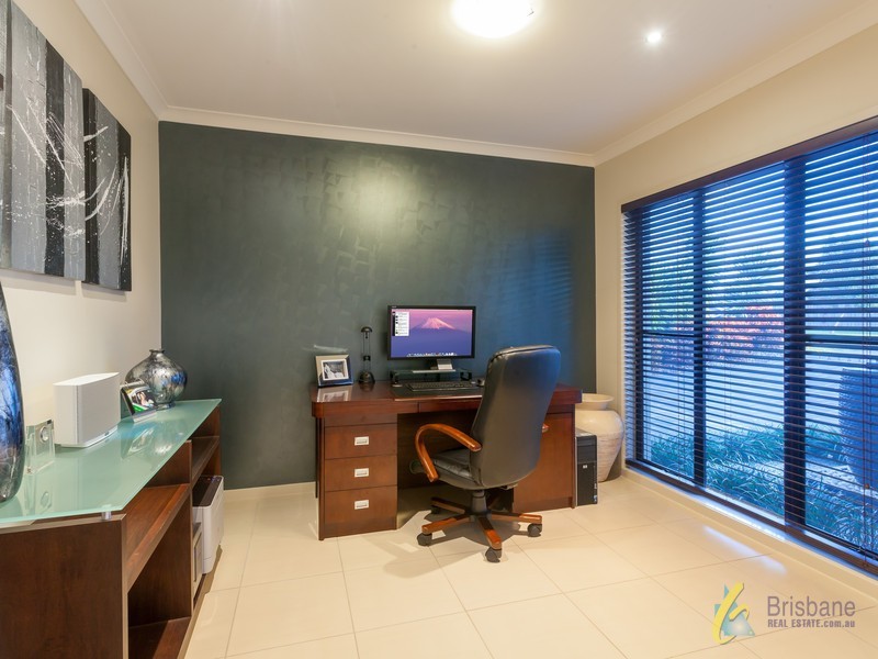 4 Redwood Street, Moggill QLD 4070