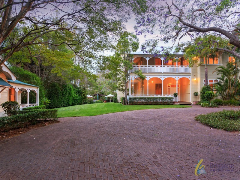 21 Jacaranda Avenue, Kenmore Hills QLD 4069