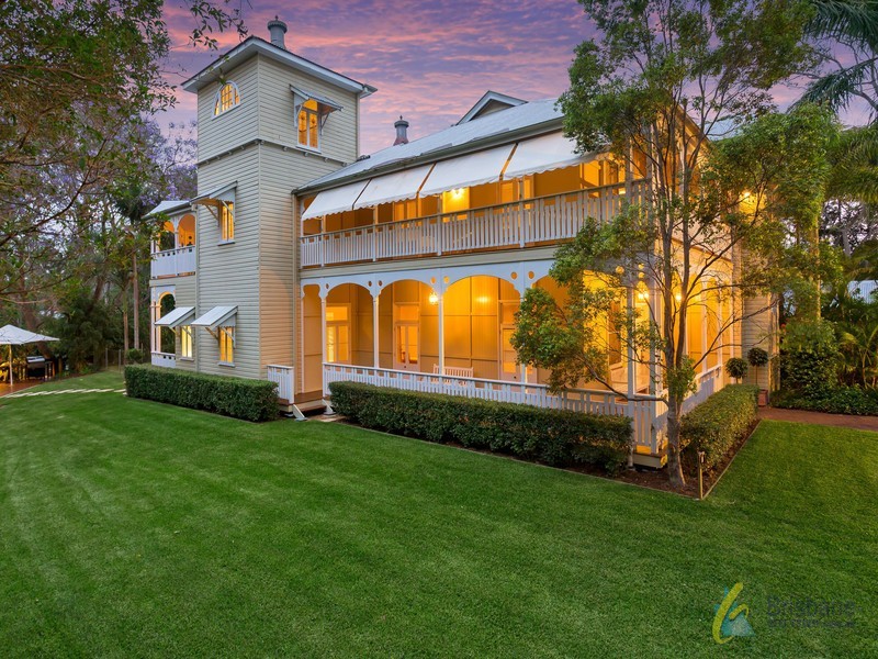 21 Jacaranda Avenue, Kenmore Hills QLD 4069