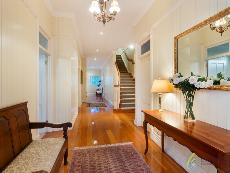 21 Jacaranda Avenue, Kenmore Hills QLD 4069