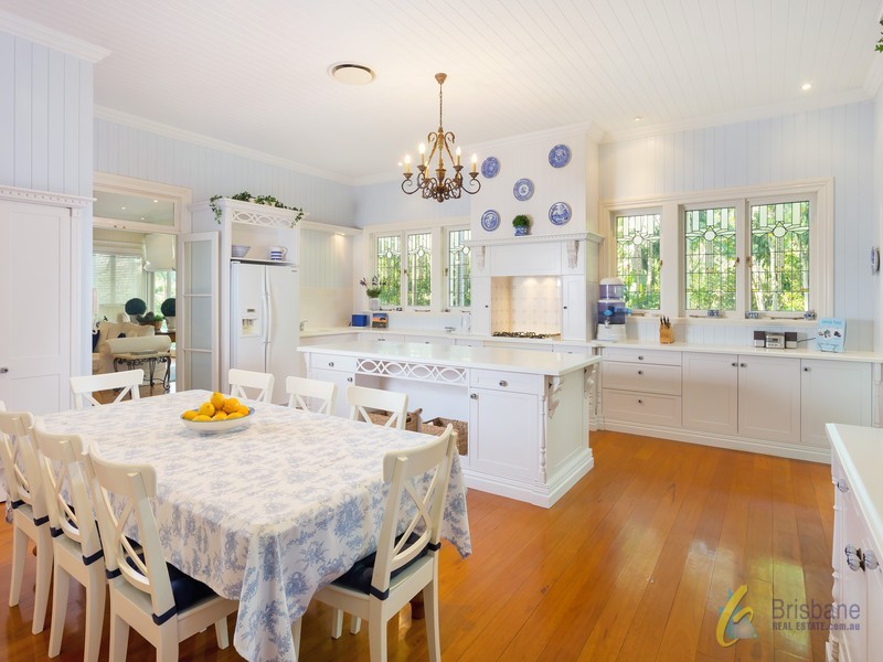 21 Jacaranda Avenue, Kenmore Hills QLD 4069