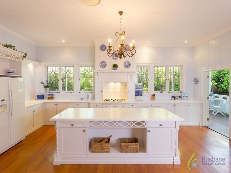 21 Jacaranda Avenue, Kenmore Hills QLD 4069