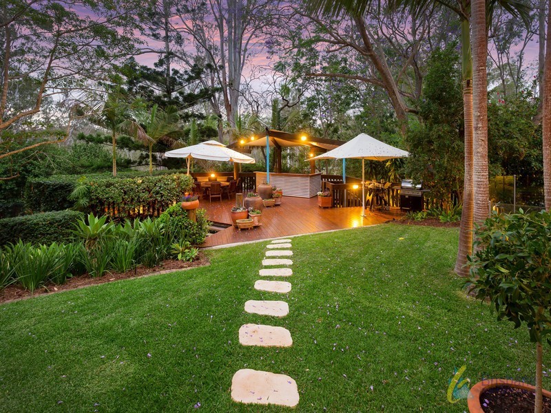 21 Jacaranda Avenue, Kenmore Hills QLD 4069