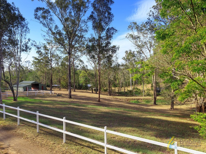 21 Jacaranda Avenue, Kenmore Hills QLD 4069