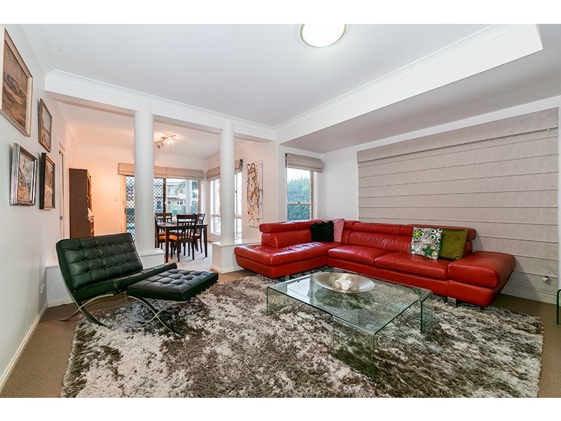 10 Newell Place, Westlake QLD 4074