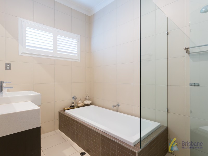 50 Thorpe Street, Indooroopilly QLD 4068