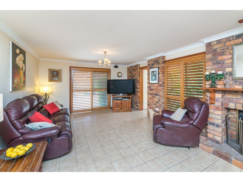 6 Softwind Court, Kenmore Hills QLD 4069