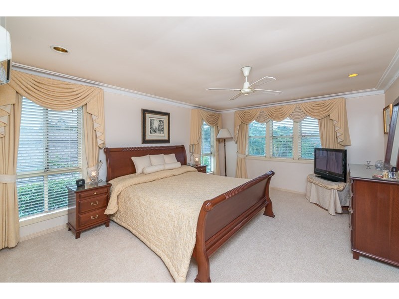 6 Softwind Court, Kenmore Hills QLD 4069