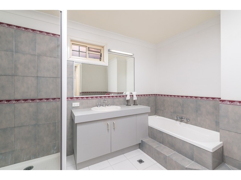 6 Softwind Court, Kenmore Hills QLD 4069