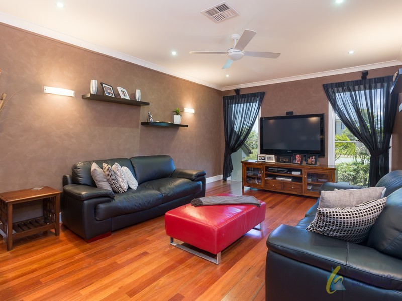 70 Olivia Pl, Pullenvale QLD 4069