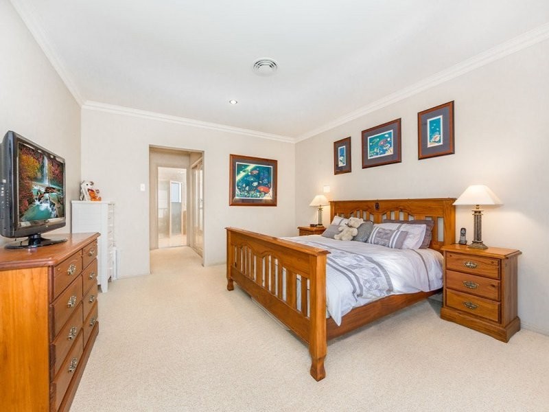 693 Esplanade, Lota QLD 4179