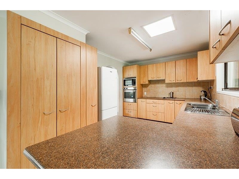 17 Neptune Street, Chapel Hill QLD 4069