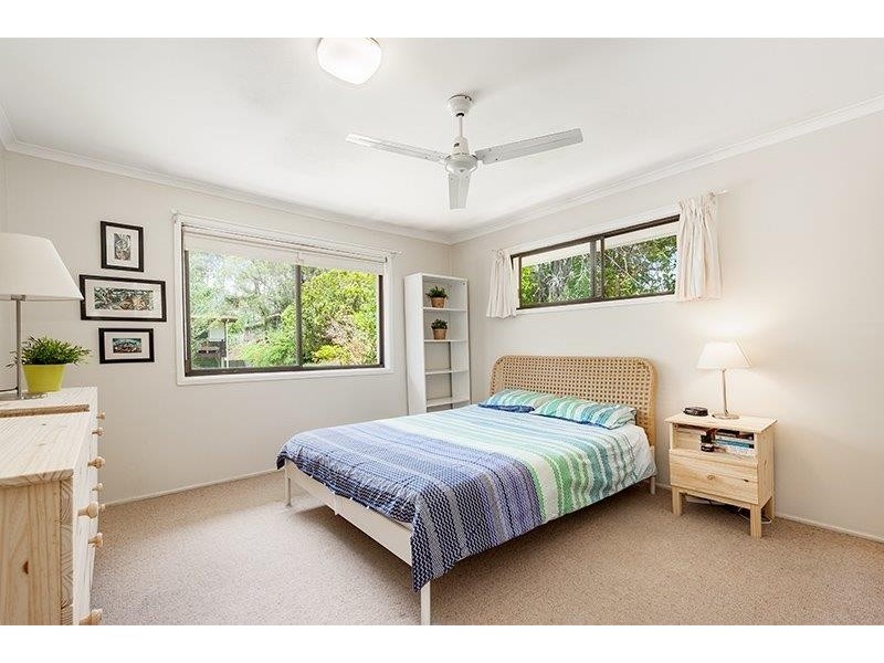 17 Neptune Street, Chapel Hill QLD 4069