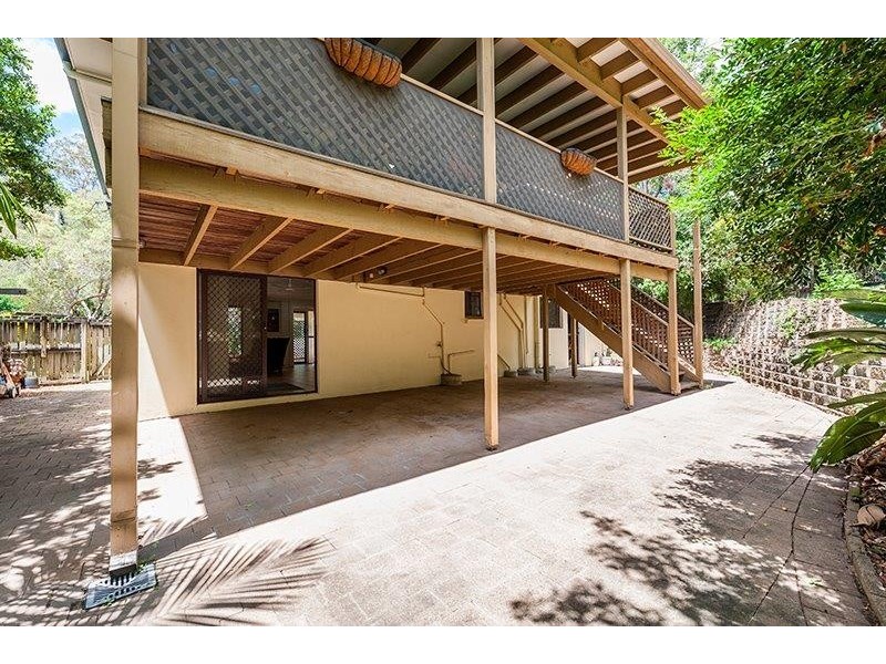 17 Neptune Street, Chapel Hill QLD 4069