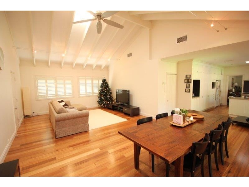 4 Valleybrook, Kenmore Hills QLD 4069
