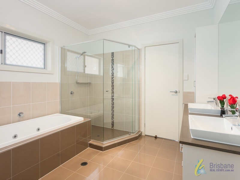 69 Feathertail Place, Wakerley QLD 4154