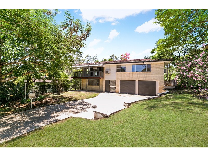 12 Harvard Street, Kenmore QLD 4069