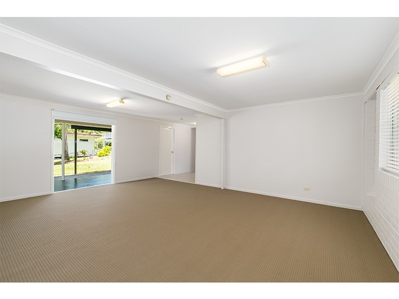 12 Harvard Street, Kenmore QLD 4069