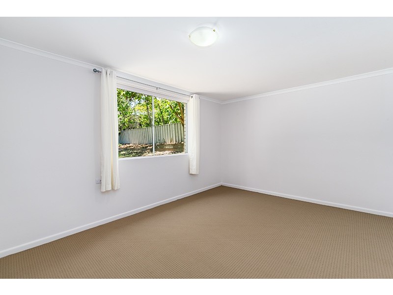 12 Harvard Street, Kenmore QLD 4069