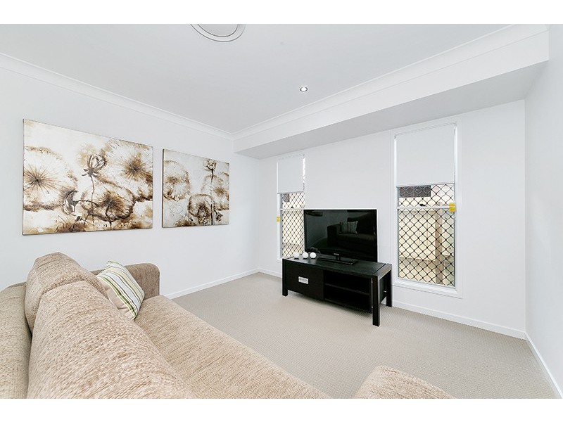 63 Fitzpatrick Cct, Augustine Heights QLD 4300