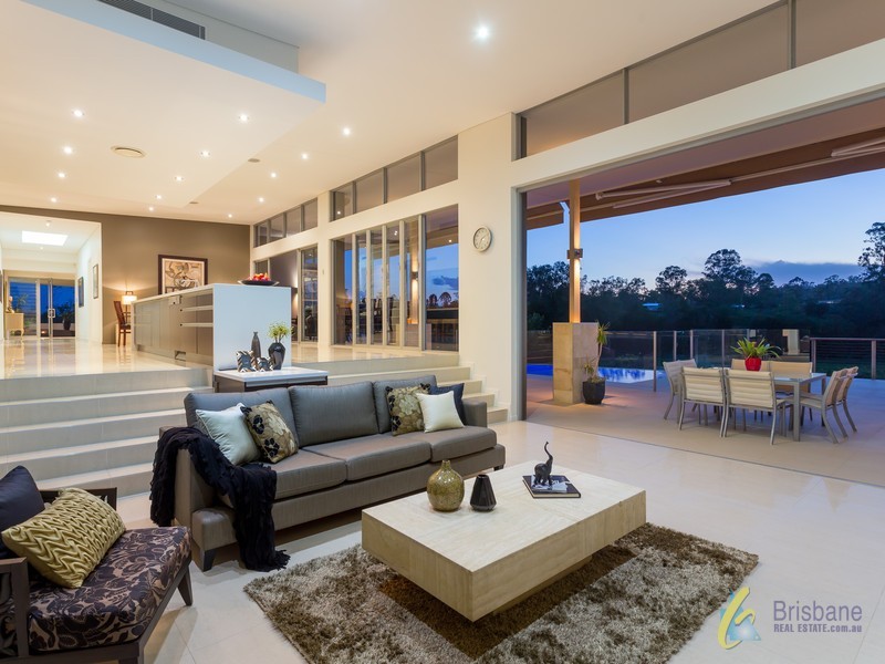 135 Airlie Road, Pullenvale QLD 4069