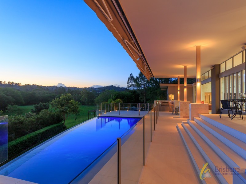 135 Airlie Road, Pullenvale QLD 4069